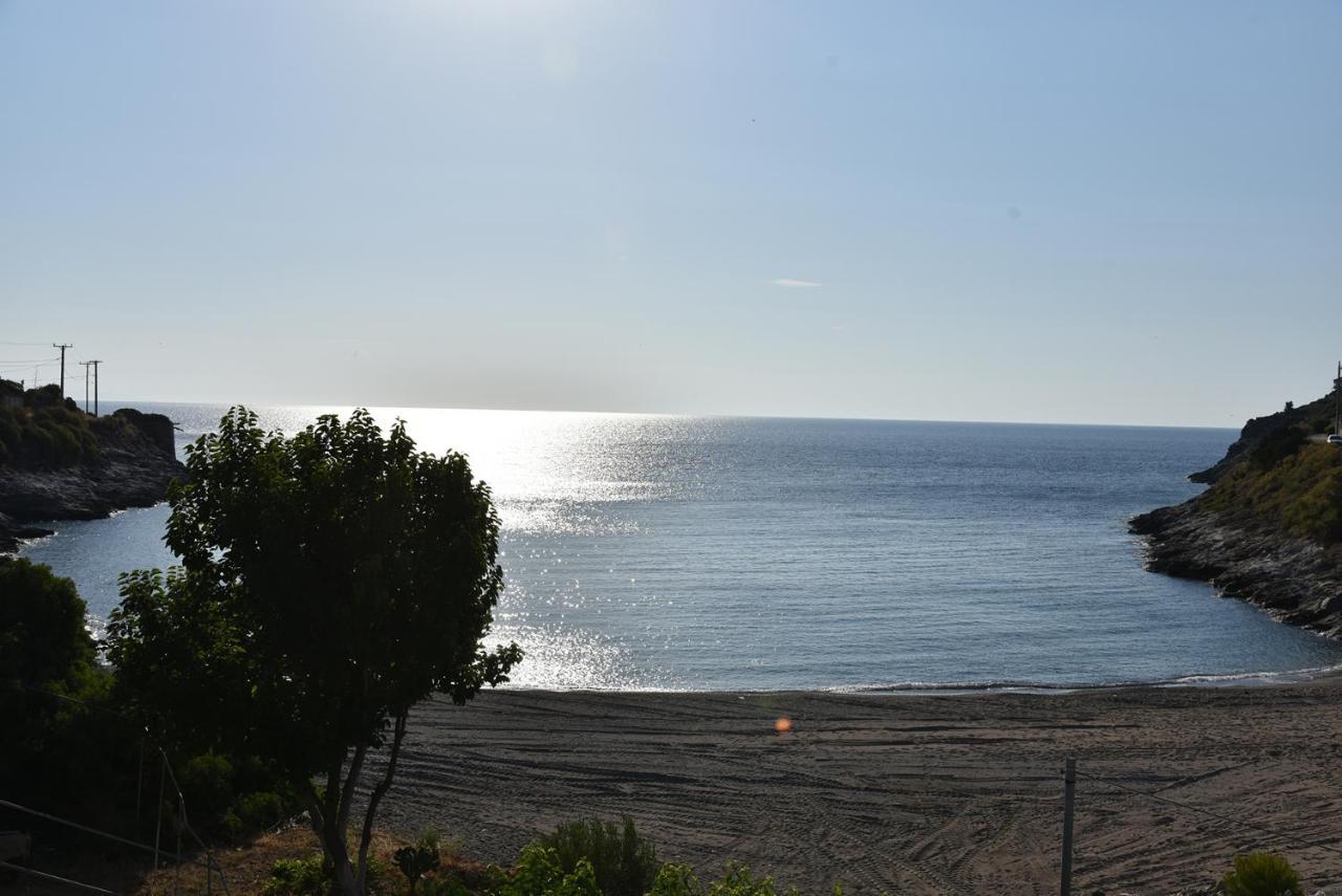 Vromopousi Irene'S Beach Front House מראה חיצוני תמונה